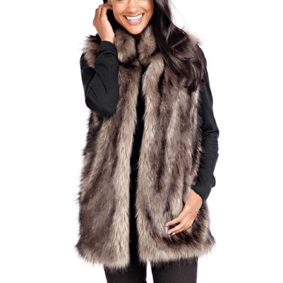 Donna Saylers Jackets & Blazers - Grey wolf faux fur hook vest